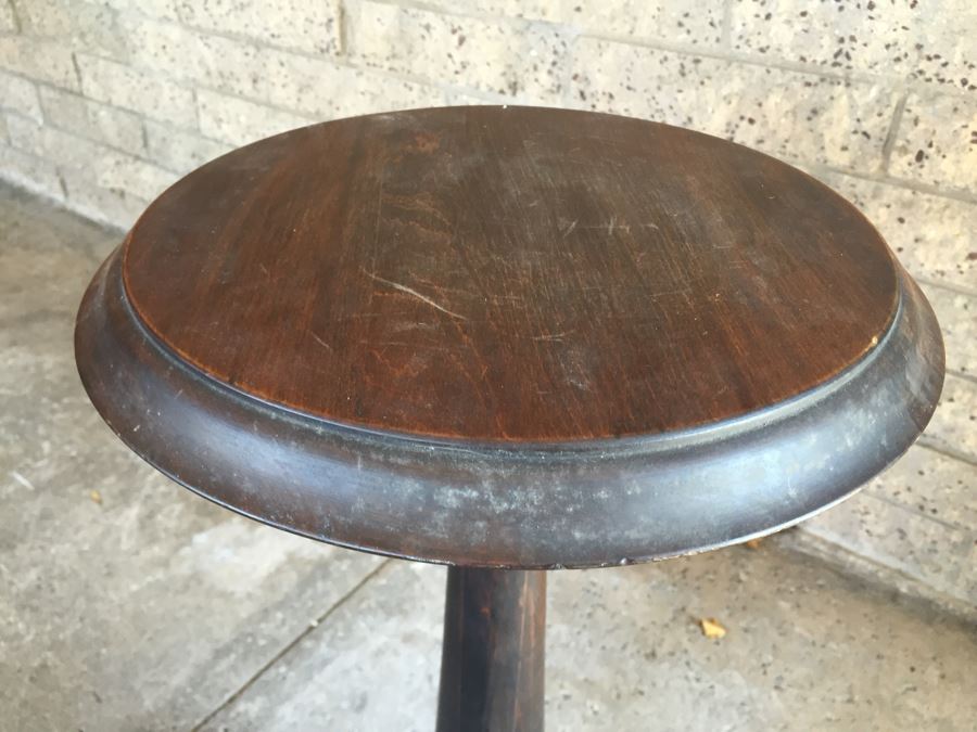 Vintage Round Pedestal Stand [Photo 8]