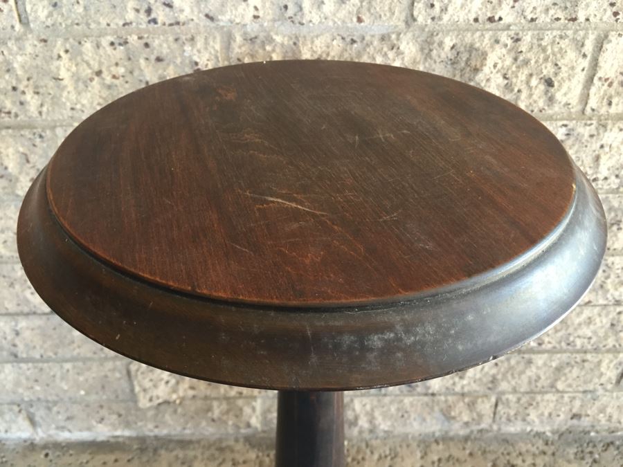 Vintage Round Pedestal Stand [Photo 3]