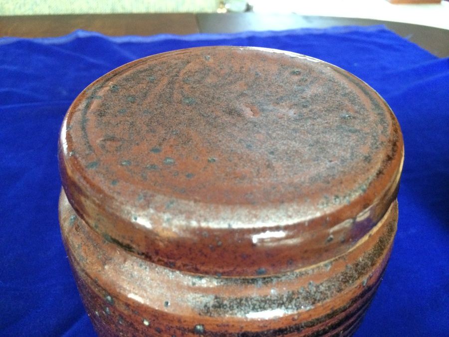 Large Brown & White Pottery Lot [Photo 31]