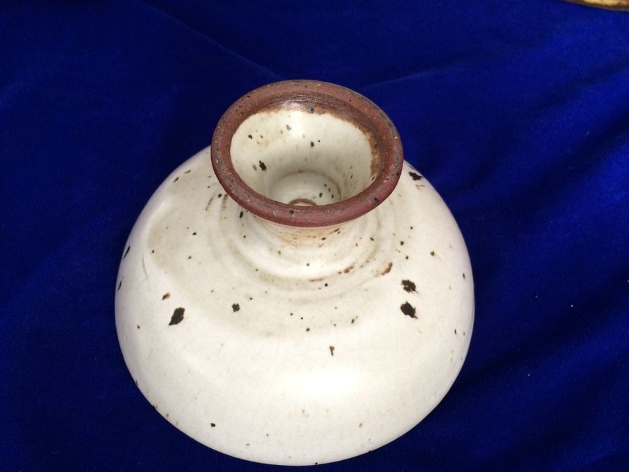 Large Brown & White Pottery Lot [Photo 9]