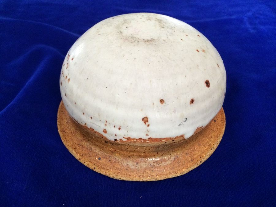 Large Brown & White Pottery Lot [Photo 25]