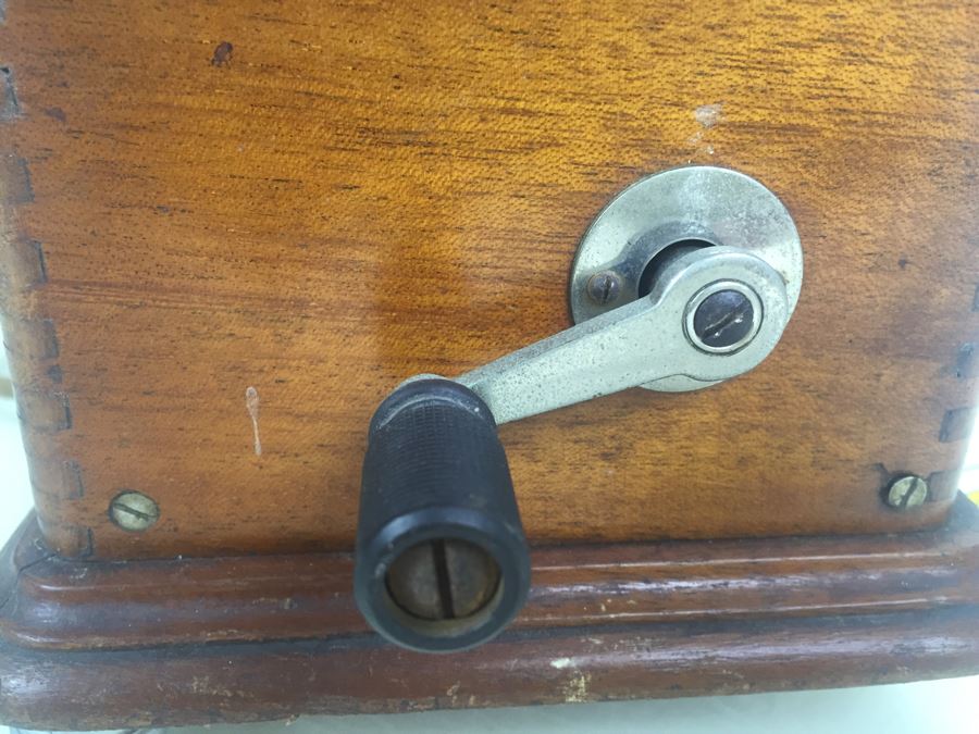 Vintage 1930s Crank Telephone [Photo 10]