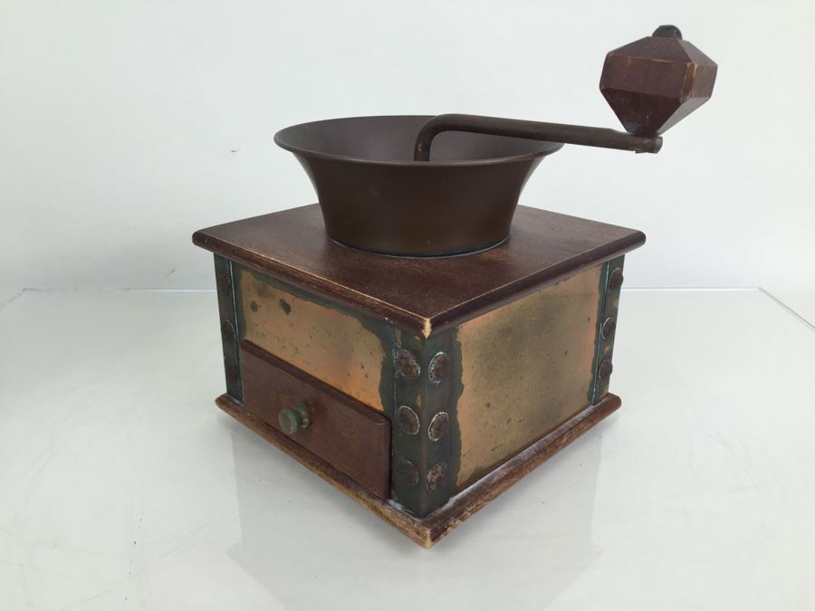 Vintage Grinder [Photo 2]