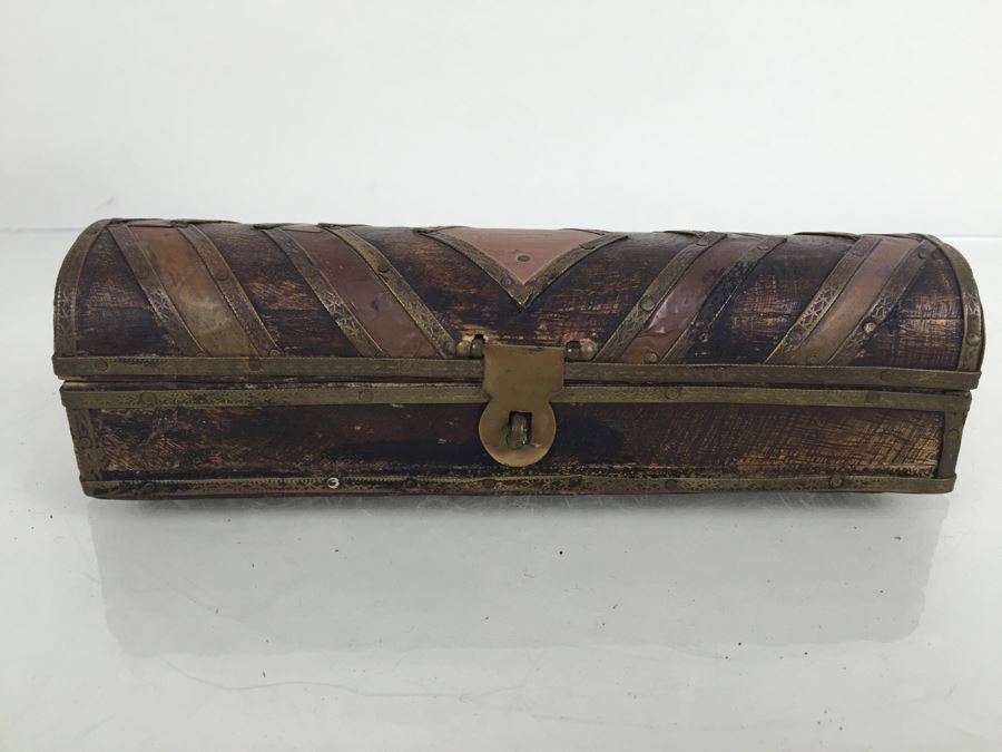 Walt Disney Co Folk Art Wood And Embossed Metal Box [Photo 4]