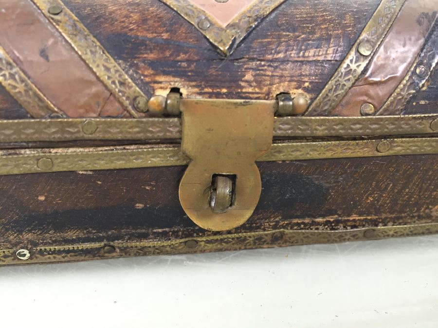 Walt Disney Co Folk Art Wood And Embossed Metal Box [Photo 11]