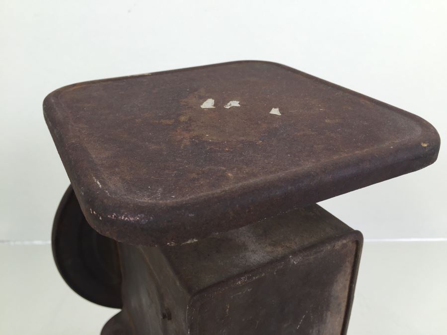 Vintage Kitchen Scale With Painted Floral Motif On Dial [Photo 8]