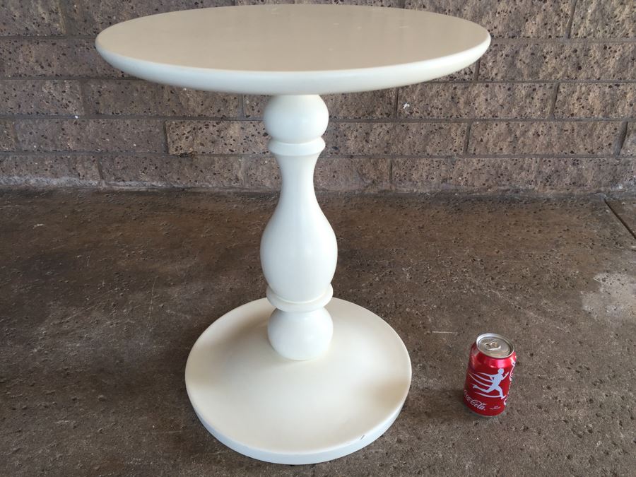 Pottery Barn White Round Pedestal Table [Photo 4]