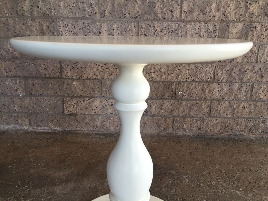 Pottery Barn White Round Pedestal Table