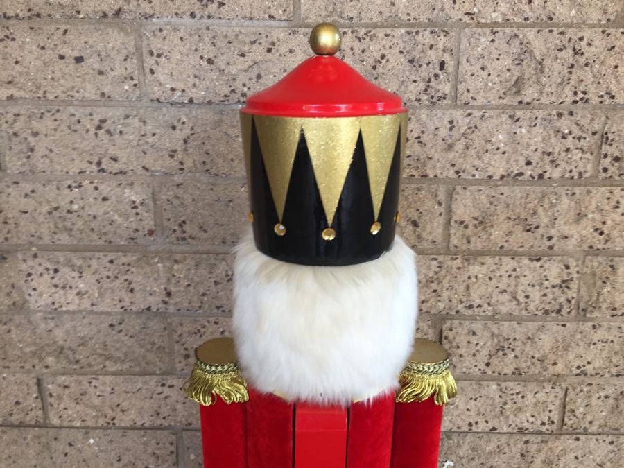 Tall Nutcracker [Photo 10]