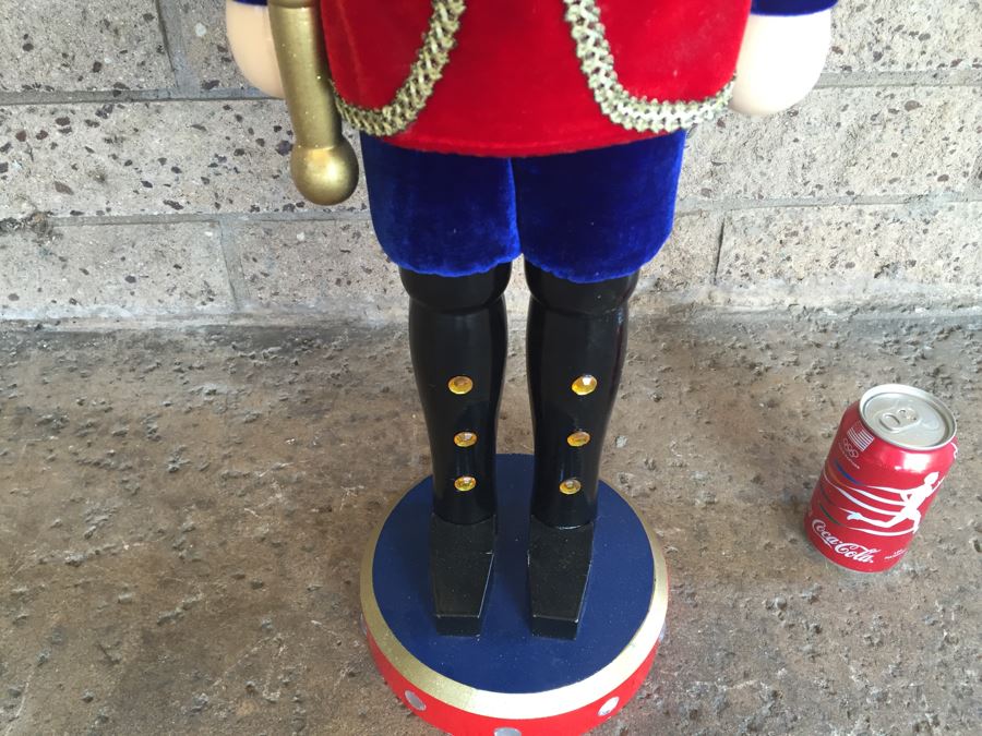 Tall Nutcracker [Photo 6]