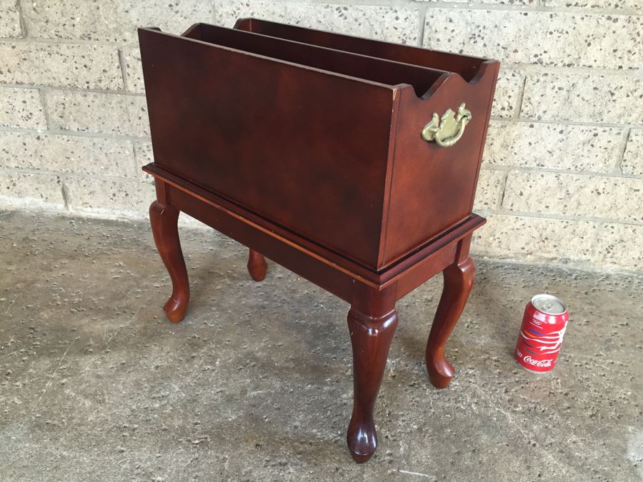 Contemporary Magazine Rack [Photo 2]