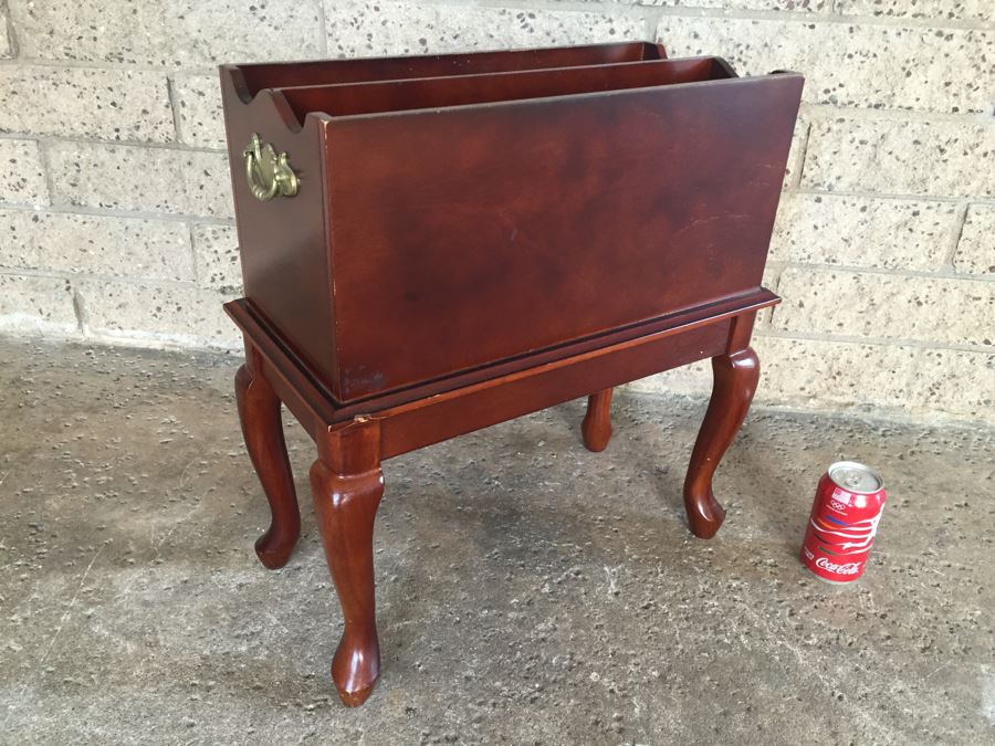 Contemporary Magazine Rack [Photo 5]