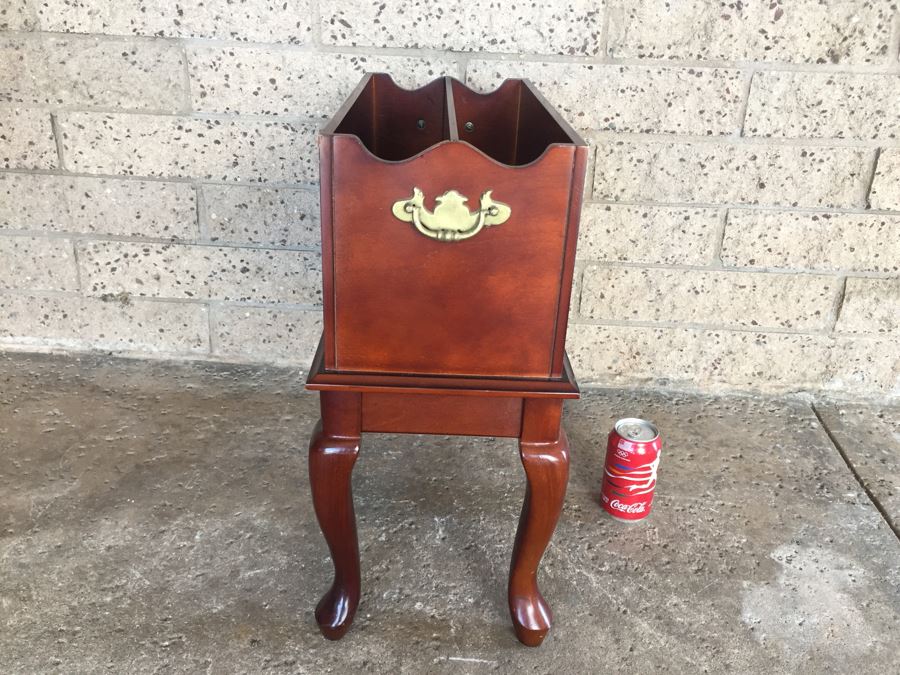 Contemporary Magazine Rack [Photo 3]