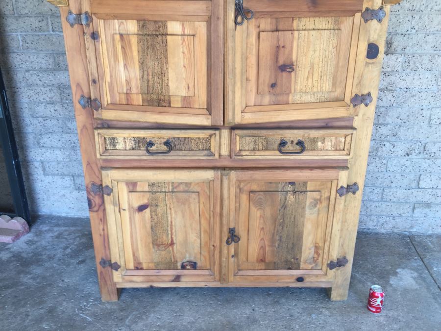 Rustic Pine Cabinet With Dome Top [Photo 5]