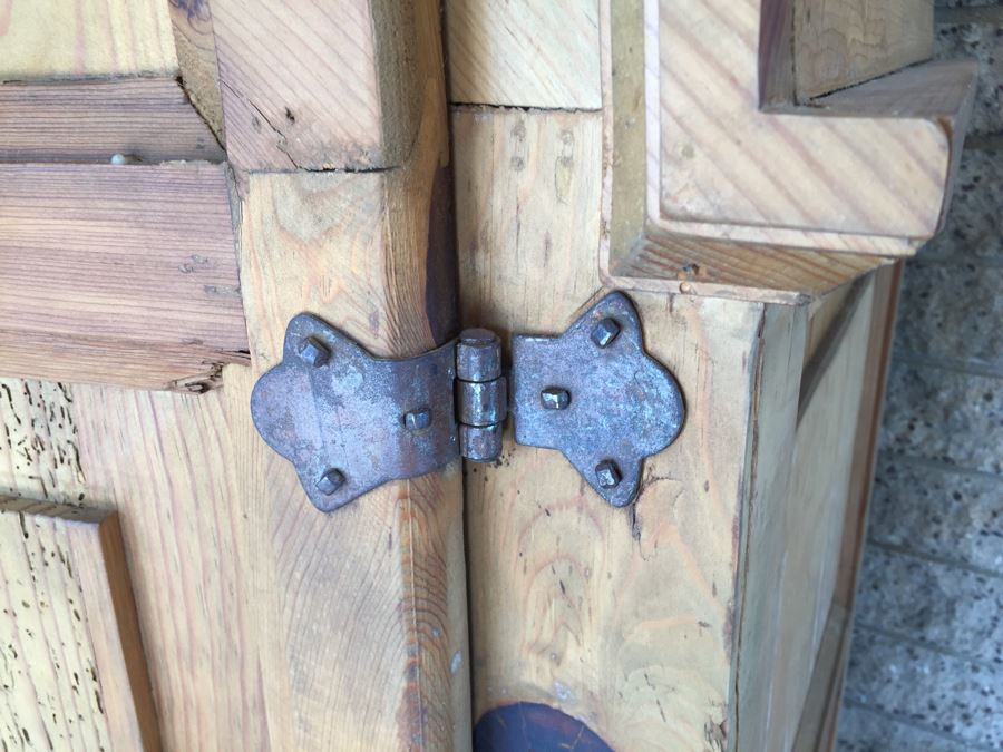 Rustic Pine Cabinet With Dome Top [Photo 7]