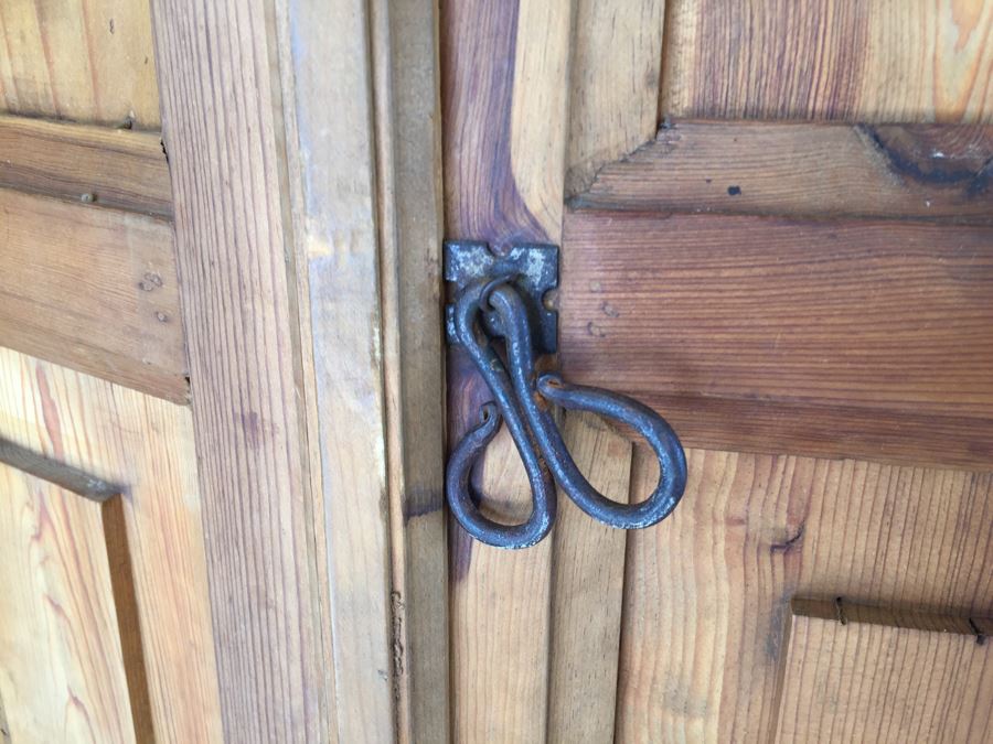 Rustic Pine Cabinet With Dome Top [Photo 6]