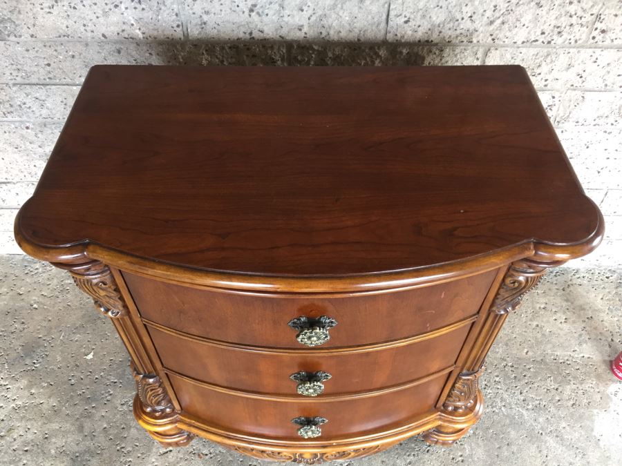 PULASKI Furniture Nightstand [Photo 3]