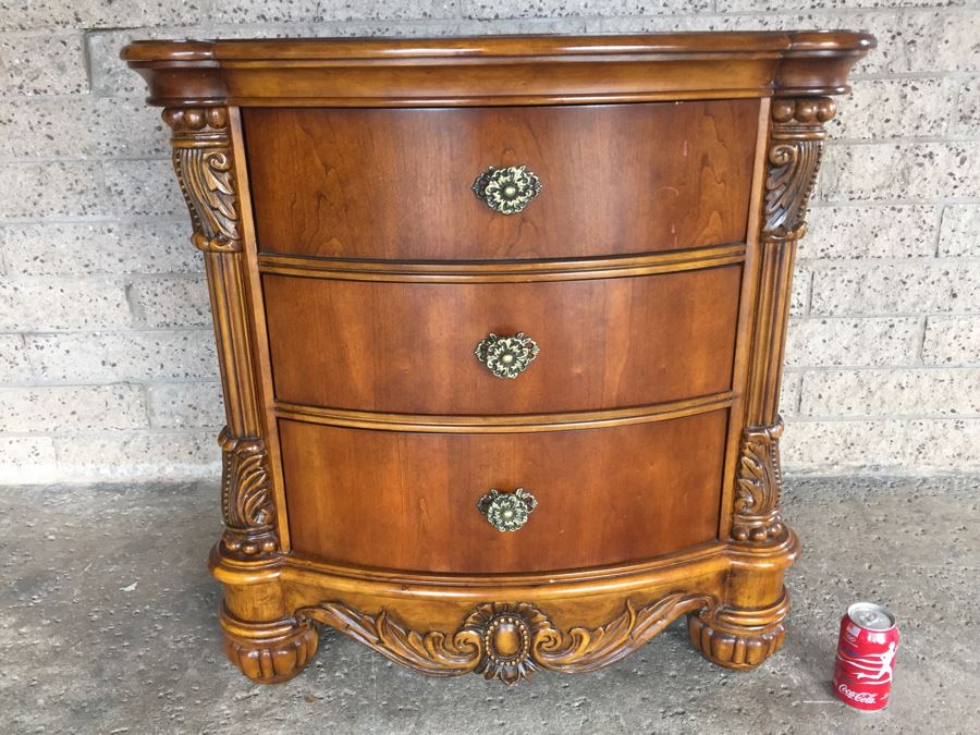 PULASKI Furniture Nightstand [Photo 5]