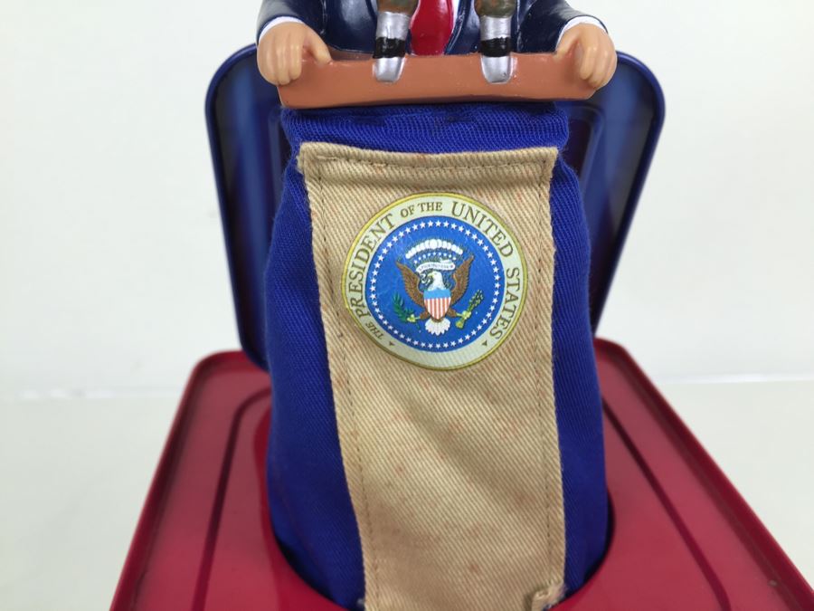 Presidents Of The United States Of America Jack-In-The-Box Collection George W. Bush Song 'Hail To The Chief' [Photo 10]