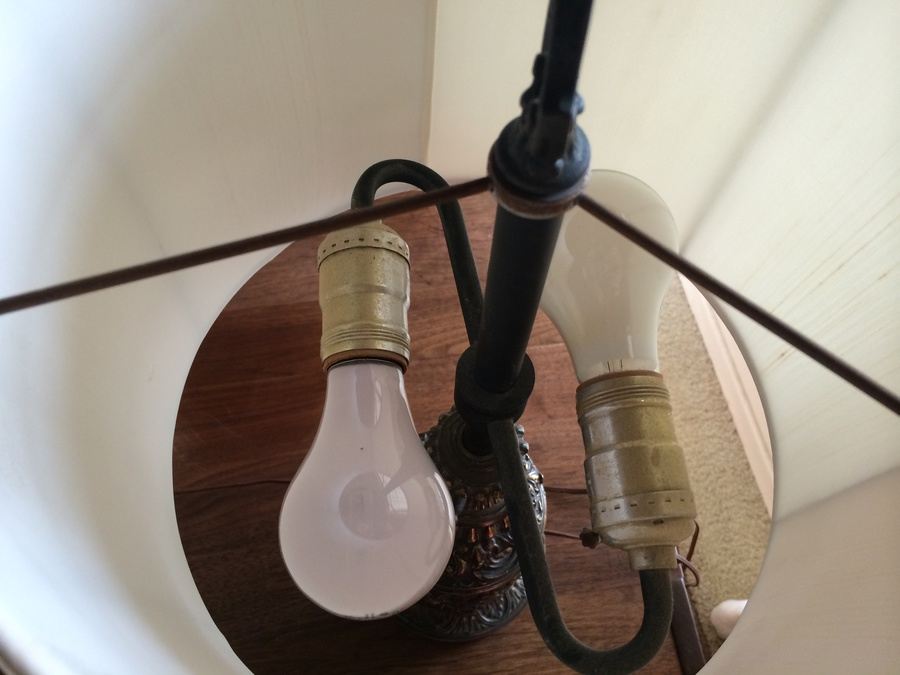 Pair of Heavy Vintage Brass Lamps [Photo 6]
