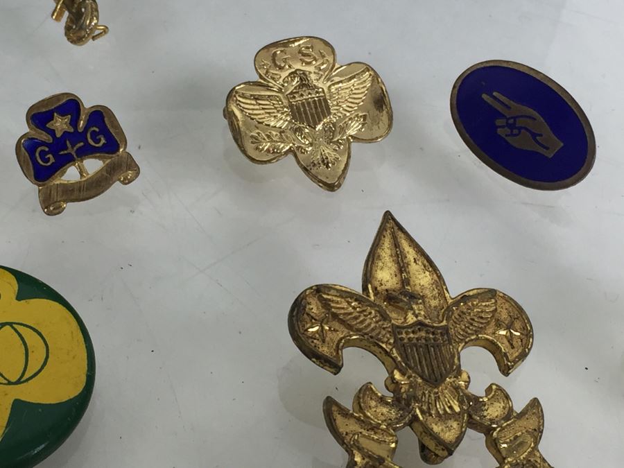 Large Collection Of Boy Scouts And Girl Scouts Collectibles Including Pocket Knife, Various Buttons, Medals, Scarf, Etc. Circa 1950's / 1960's [Photo 19]