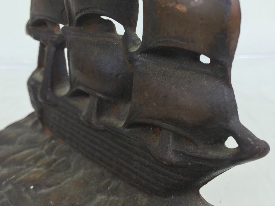 Vintage Cast Iron 'Old Ironsides' Bookends [Photo 17]