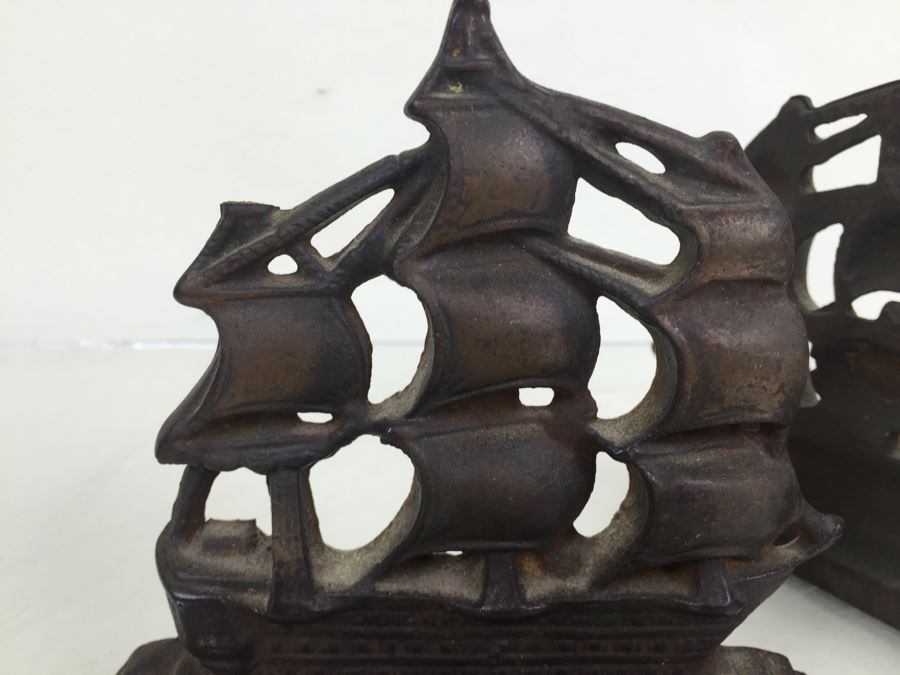 Vintage Cast Iron 'Old Ironsides' Bookends [Photo 10]