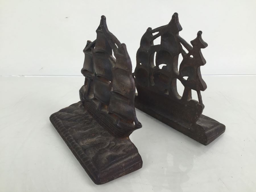 Vintage Cast Iron 'Old Ironsides' Bookends [Photo 8]