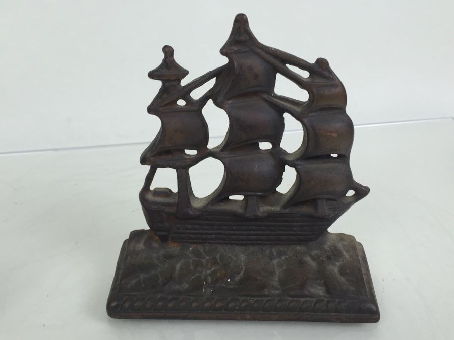 Vintage Cast Iron 'Old Ironsides' Bookends [Photo 15]