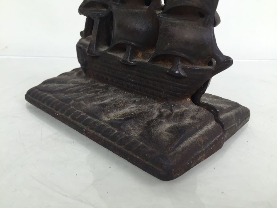 Vintage Cast Iron 'Old Ironsides' Bookends [Photo 6]