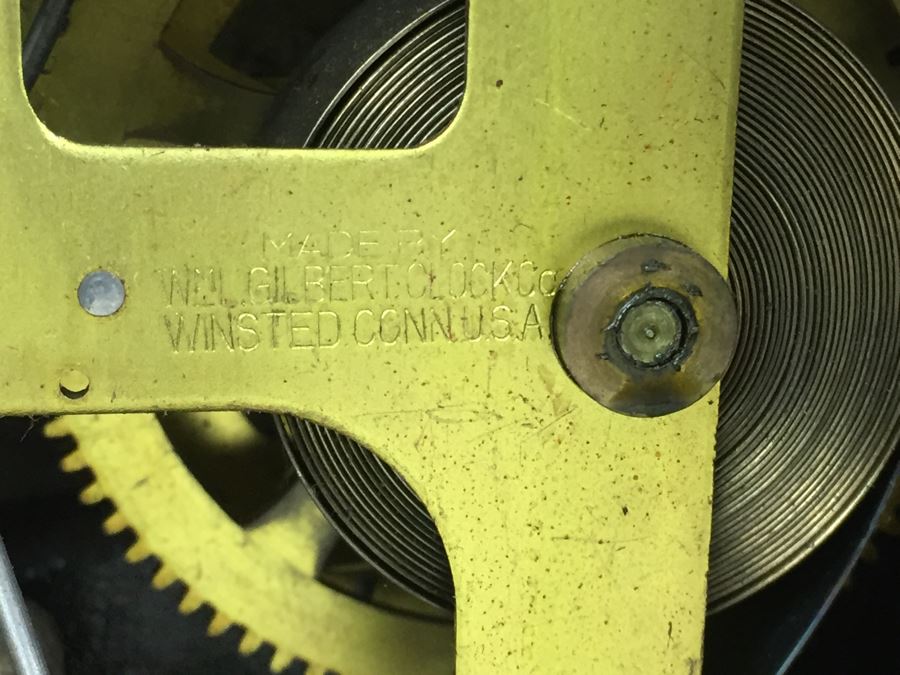 Mantle Clock By William L. Gilbert Clock Co. Winsted, Conn. U.S.A. With Clock Key [Photo 19]