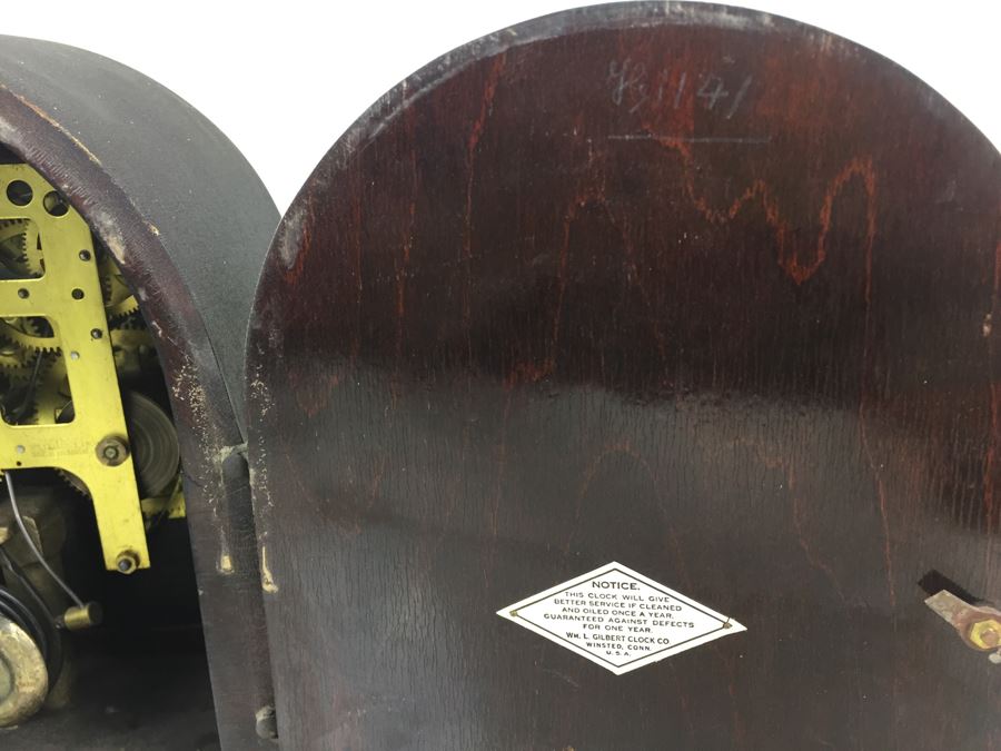 Mantle Clock By William L. Gilbert Clock Co. Winsted, Conn. U.S.A. With Clock Key [Photo 14]