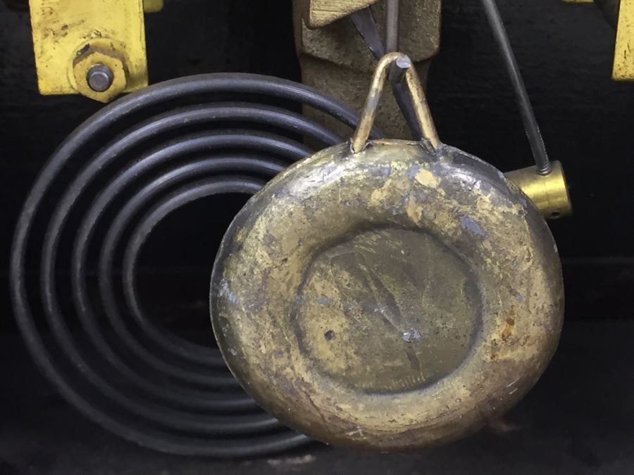 Mantle Clock By William L. Gilbert Clock Co. Winsted, Conn. U.S.A. With Clock Key [Photo 20]