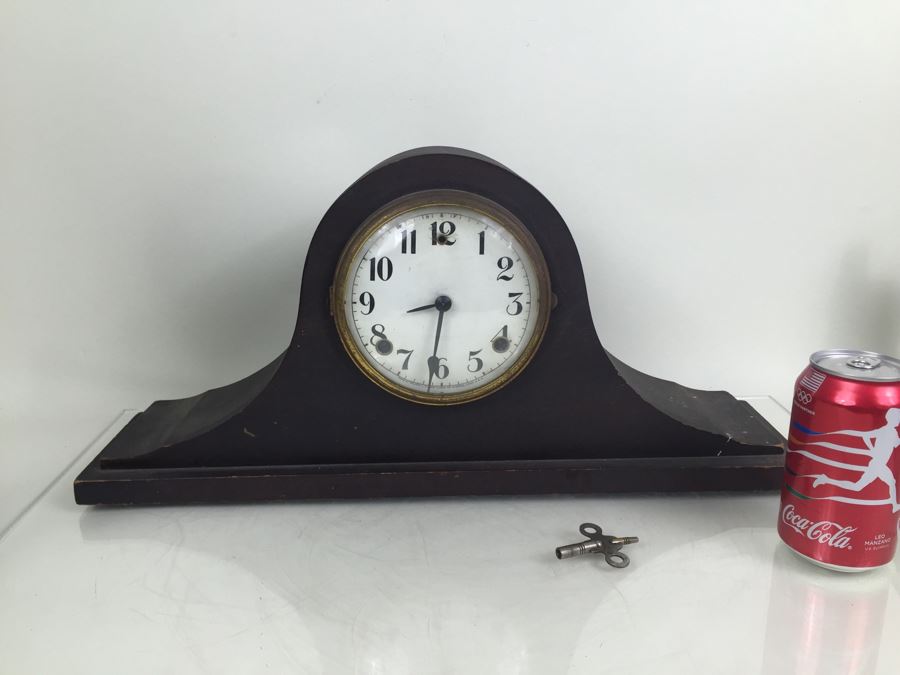 Mantle Clock By William L. Gilbert Clock Co. Winsted, Conn. U.S.A. With Clock Key [Photo 1]
