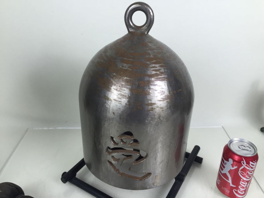 Large Signed Asian Bell Temple Buzzer With Stand And Mallot [Photo 10]