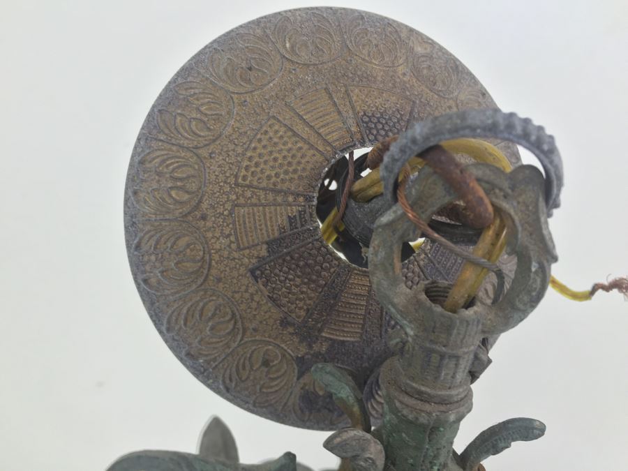 Vintage Light Fixture [Photo 5]
