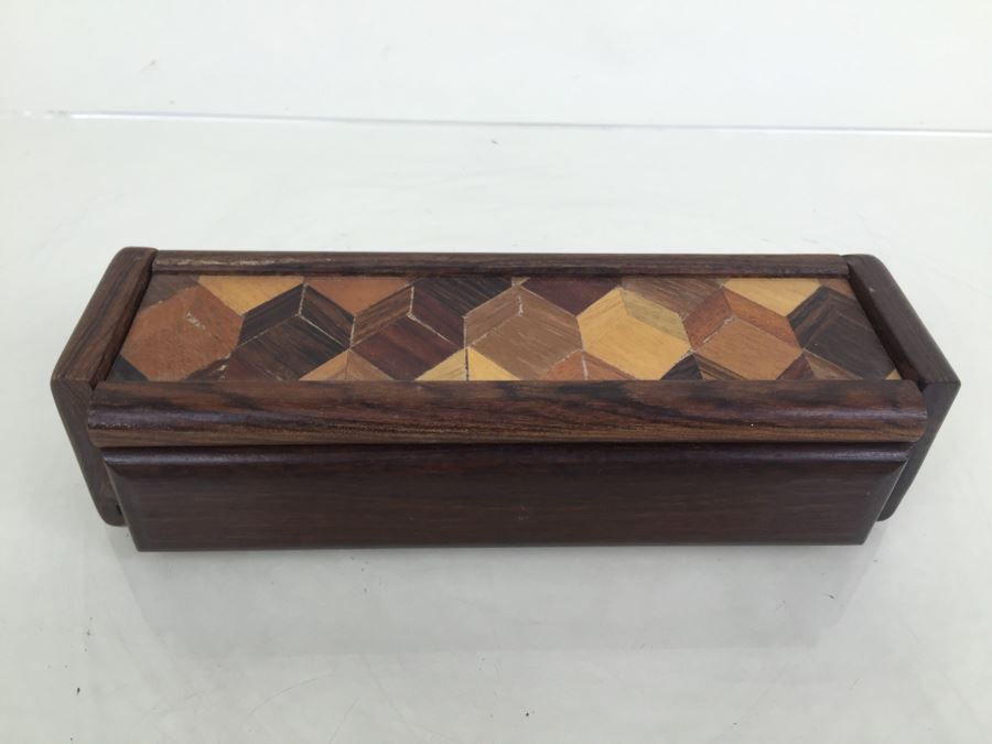 Wooden Inlay Geometric Pattern Box [Photo 4]