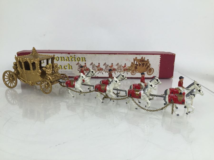 Larger Version Coronation Coach Hand Painted Cast Iron By Lesney Products & Co Made In England Matchbox With Original Box [Photo 10]