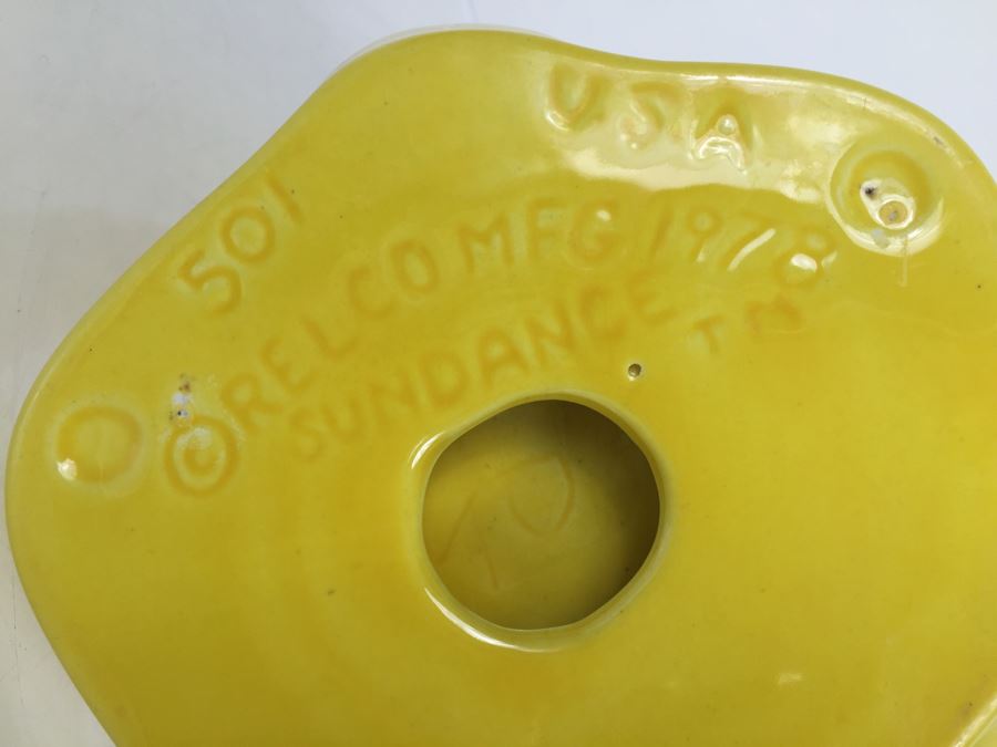 1978 Relco Mfg. Sundance Glazed Ceramic Swan Guest Towel Holder Yellow [Photo 9]