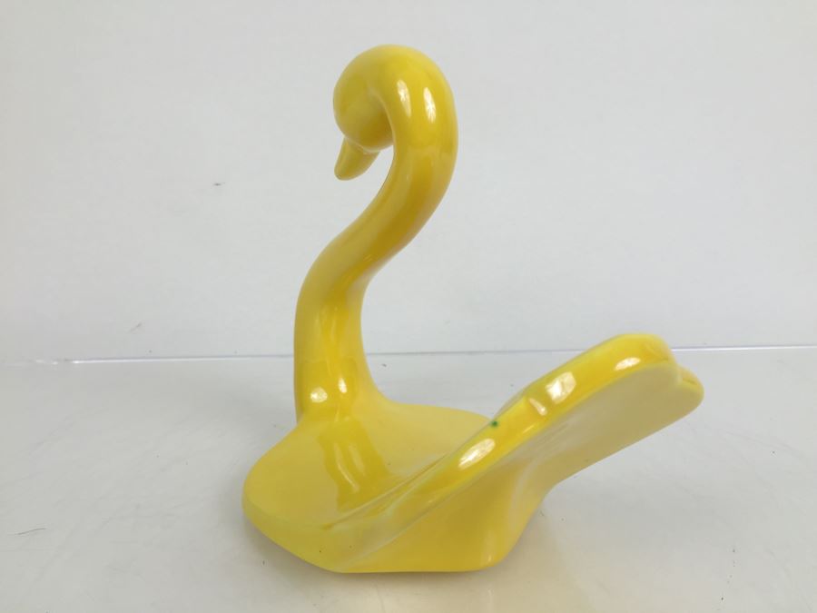 1978 Relco Mfg. Sundance Glazed Ceramic Swan Guest Towel Holder Yellow [Photo 7]