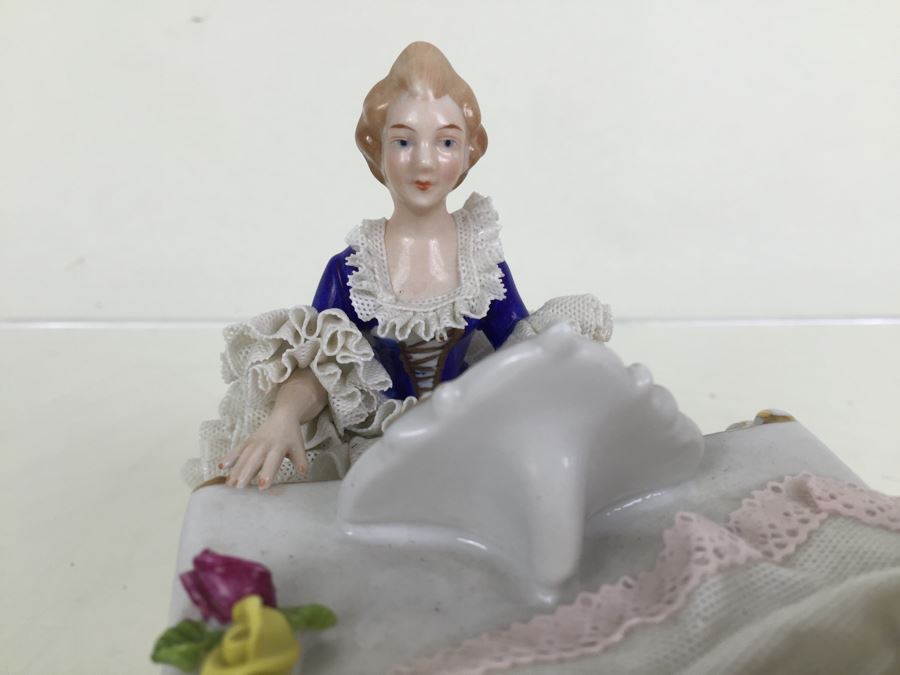 Vintage German Porcelain Dresden Lace Victorian Lady Piano Figurine Figure 5883 [Photo 10]