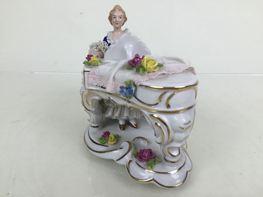 Vintage German Porcelain Dresden Lace Victorian Lady Piano Figurine Figure 5883 [Photo 7]