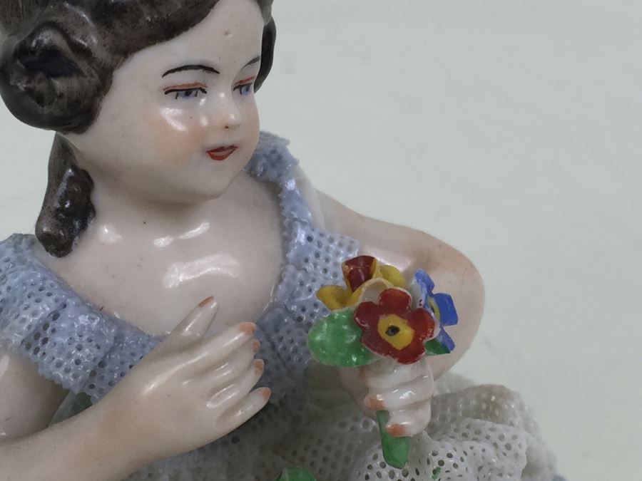 Vintage Frankenthal Porcelain Dresden Art Small Figurine Of Girl With Bouquet Of Flowers Lace 519 88 [Photo 11]
