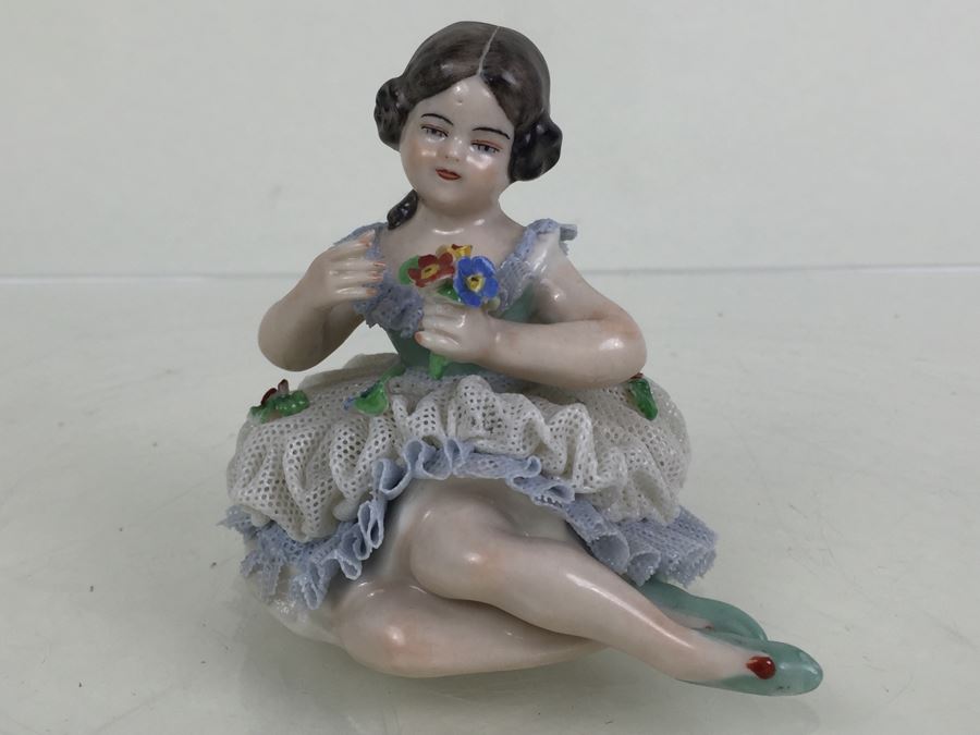 Vintage Frankenthal Porcelain Dresden Art Small Figurine Of Girl With Bouquet Of Flowers Lace 519 88 [Photo 5]