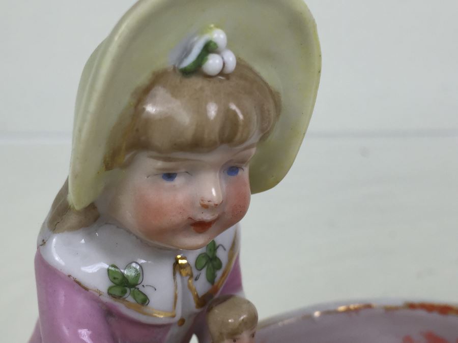 Pair Of Figurines Boy With Sailboat And Girl With Doll In Washtubs 3820 [Photo 6]