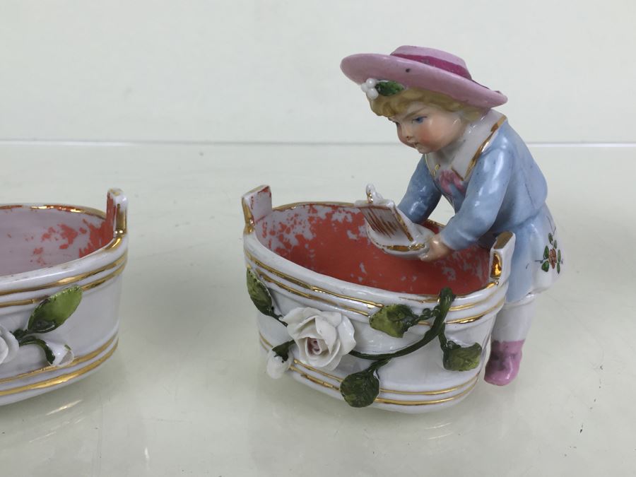 Pair Of Figurines Boy With Sailboat And Girl With Doll In Washtubs 3820 [Photo 12]