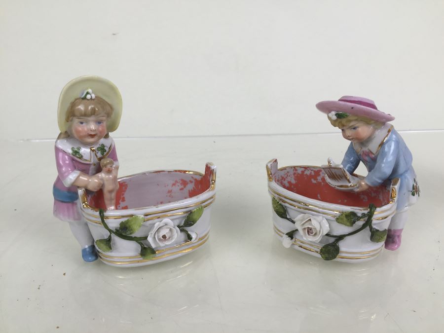 Pair Of Figurines Boy With Sailboat And Girl With Doll In Washtubs 3820 [Photo 1]