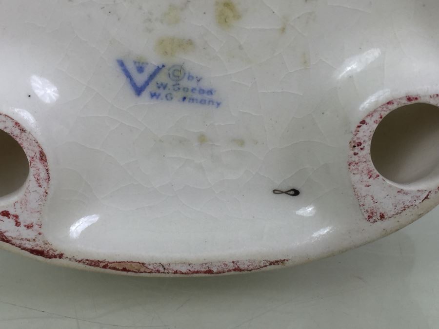 Hummel Figurine #174 'She Loves Me She Loves Me Not' Goebel W Germany (# 608) [Photo 19]