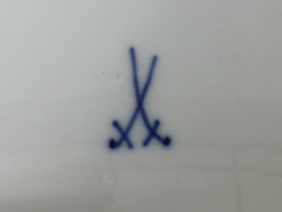 Stunning Vintage Meissen Porcelain Large Gold High Relief With Floral Pattern Plate Germany [Photo 3]