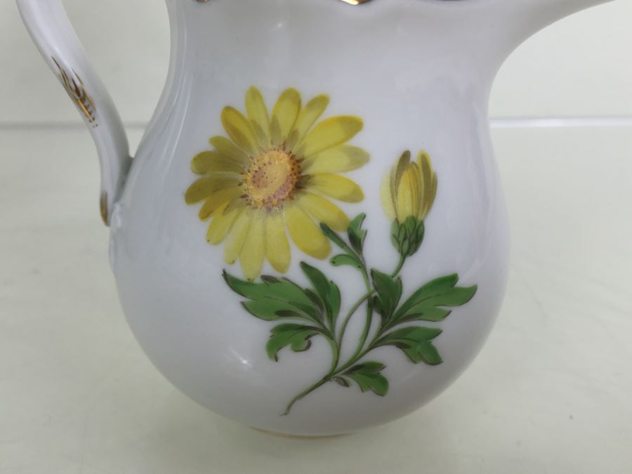 Nice Vintage Meissen Coffee Tea Service With Teapot, Creamer Bowl And 6 Meissen Cups With Saucers Germany Hand Painted Floral Motif [Photo 35]